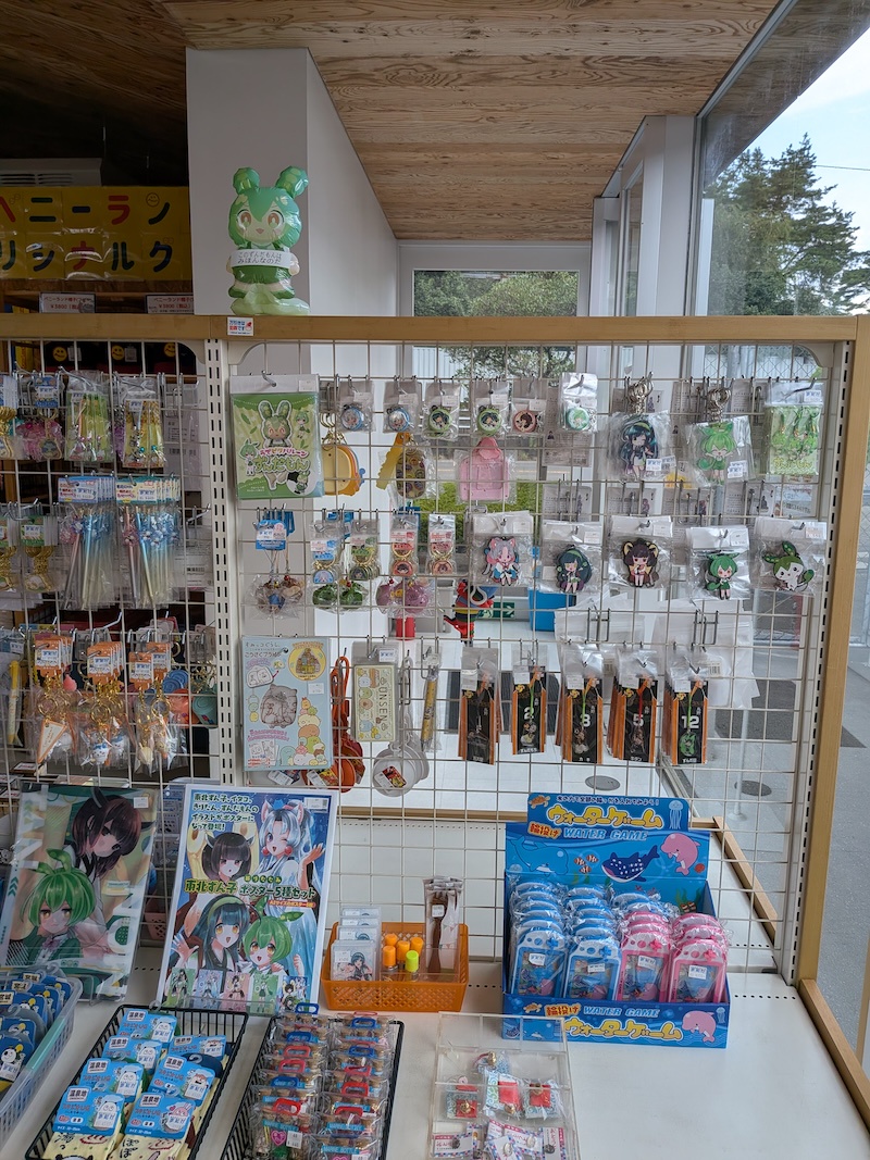 棚の上からお出迎えするずんだもん